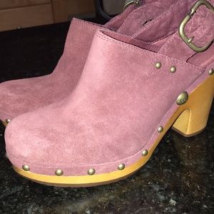 Suede UGG Dafni clogs